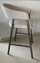 Banco Alfa/ Alfa Bar Stool